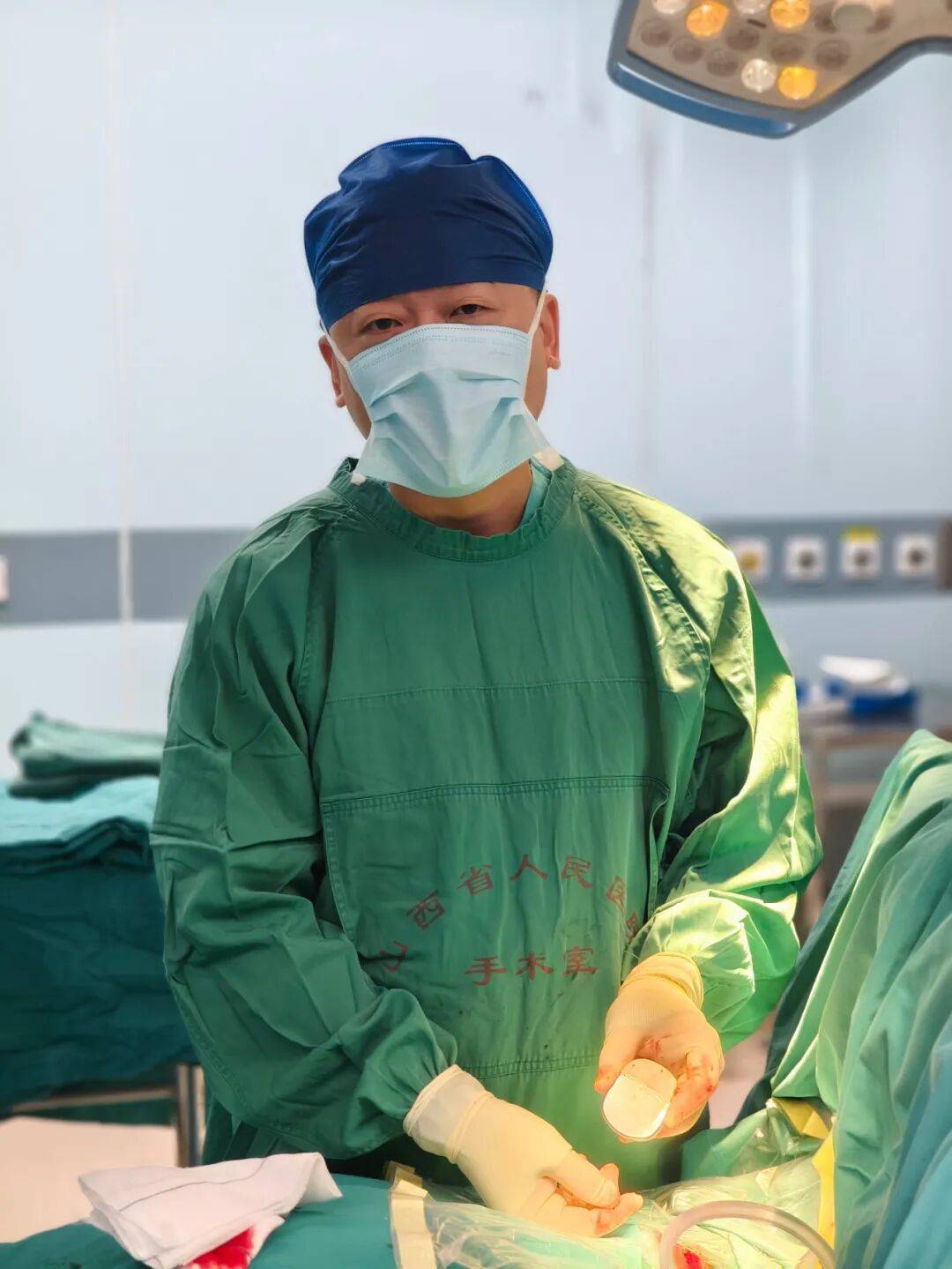 西南首例“脑机接口”脑起搏器治疗帕金森在云南完成