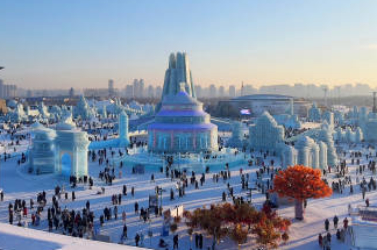 2025年，游客在河南花了1万多亿元