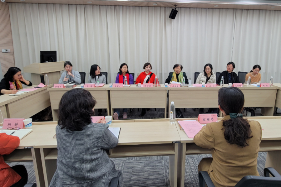 川流之间与科学同行：上海地铁站的方寸灯箱照亮科创力量