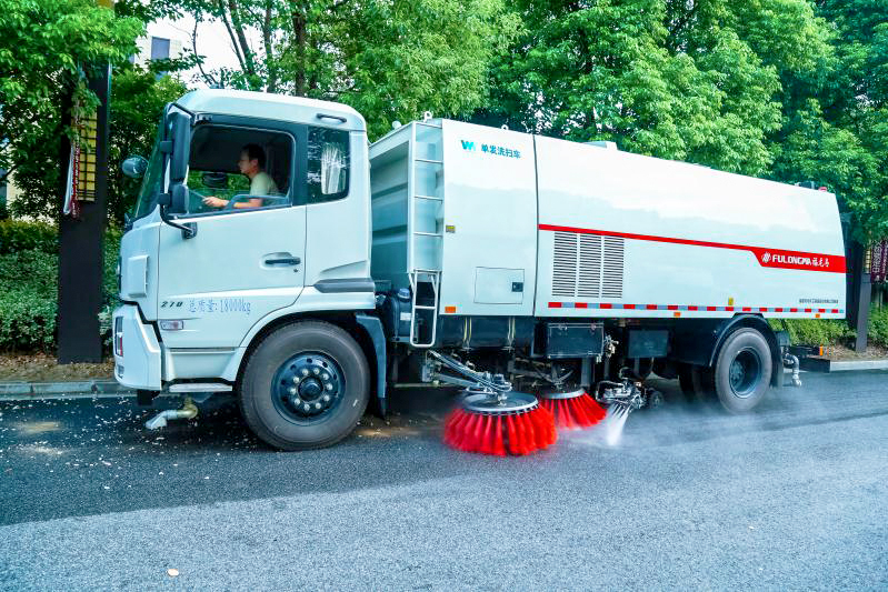 福龙马：目前公司无人清扫机器人不具备除雪作业功能