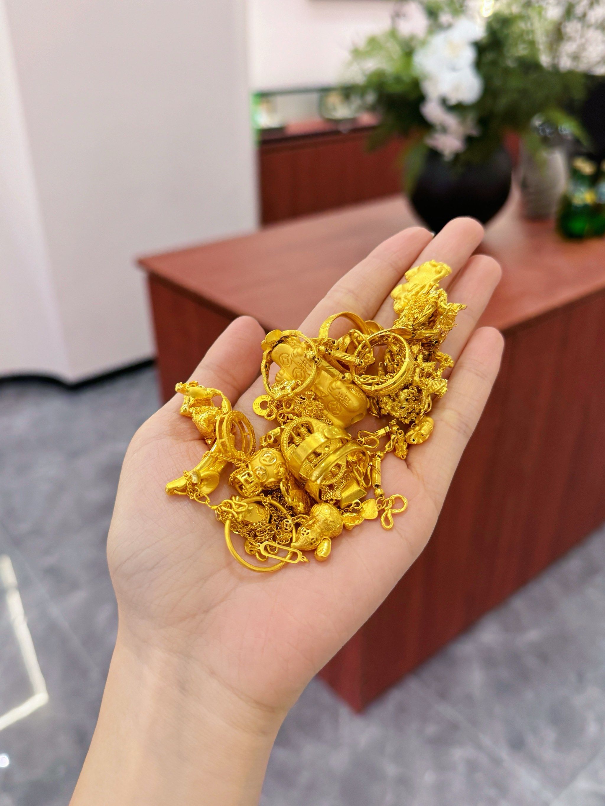 黄金公司业绩高涨 招金黄金预计净利润1.22亿元至1.82亿元