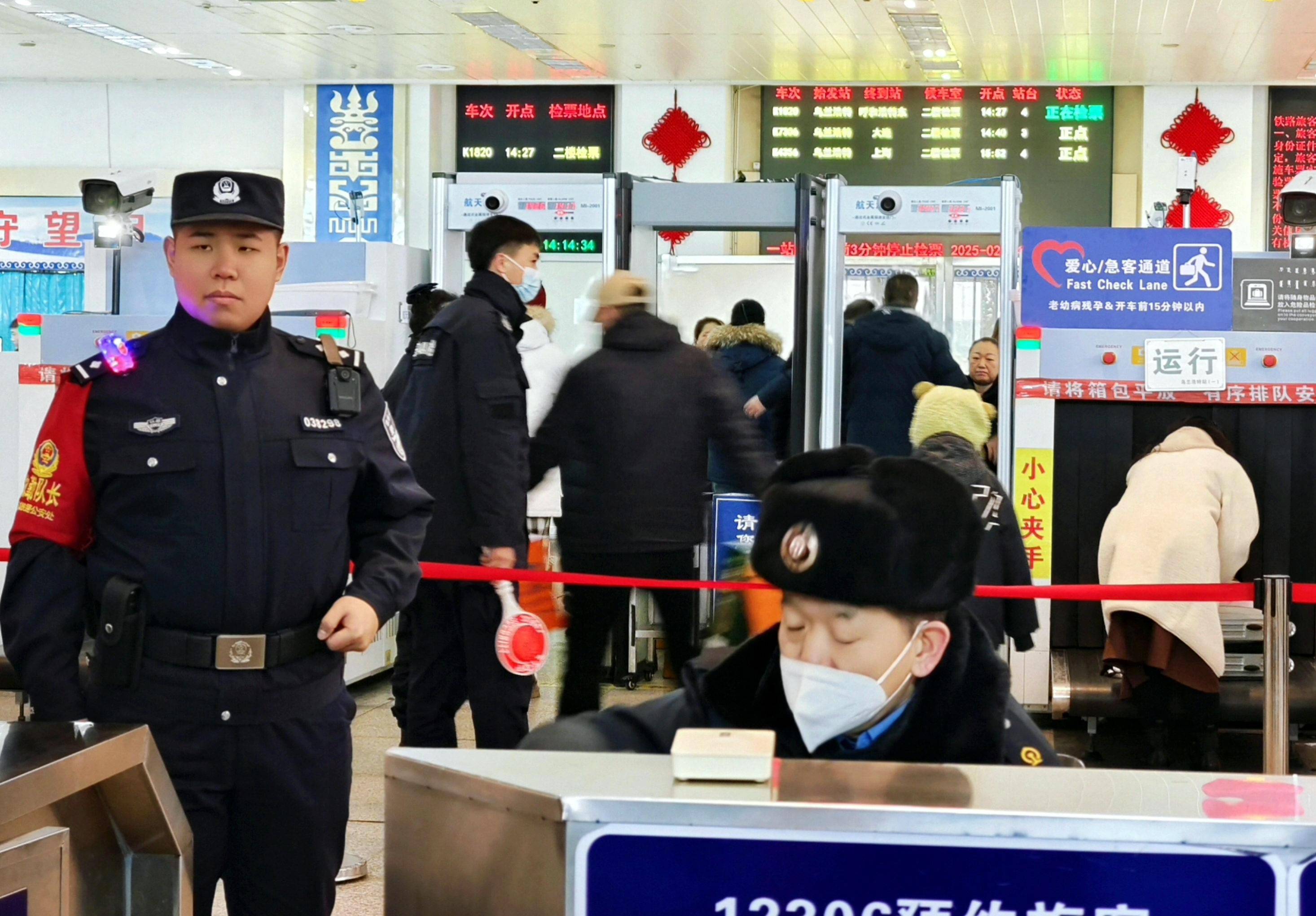 铁路公安优化警力部署 确保全国铁路“新图”运行安全稳定