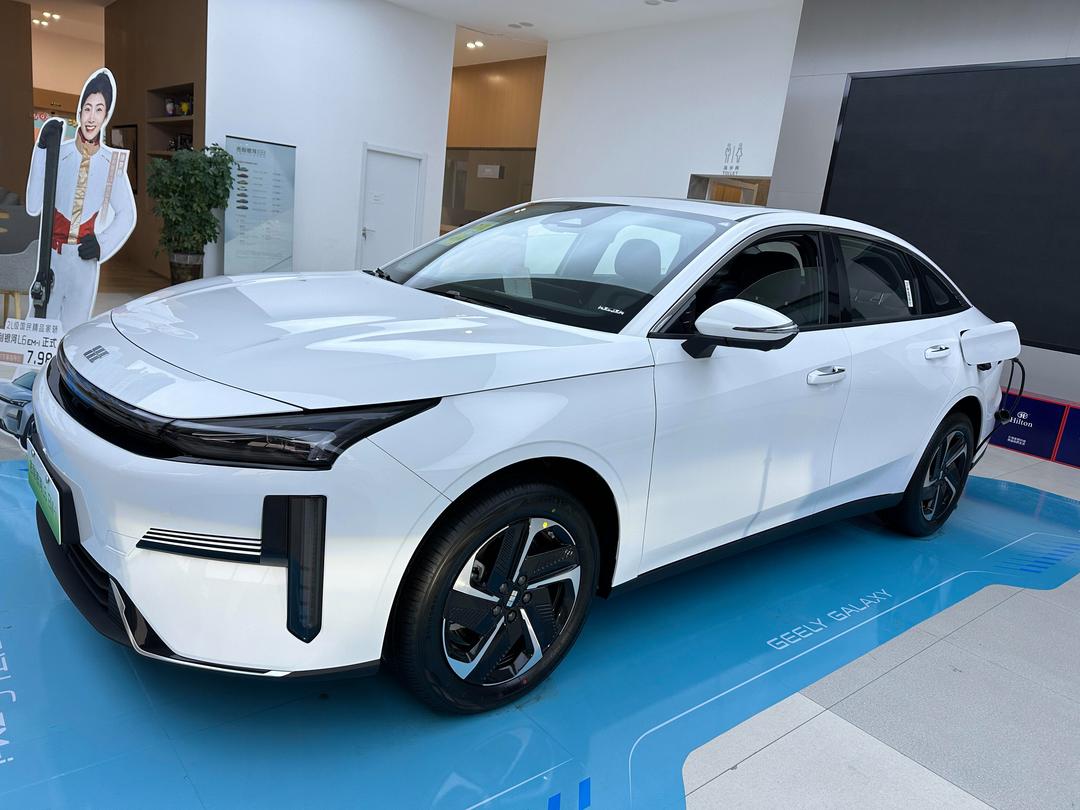 滴滴广汽埃安Robotaxi R2正式交付