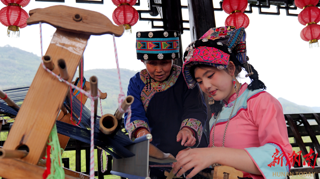 湖南张家界：“非遗+”赋能 土家织锦“织”出产业共富路