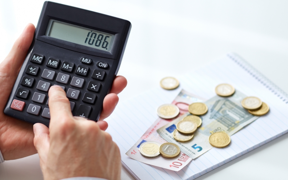 资金大幅流出后银行为何逆势回升？机构点出 4.4% 高分红率+信贷开门红