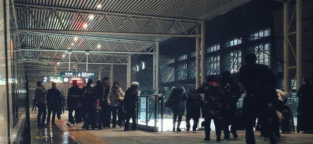 春运首日民航预计运输旅客219万人次 上市航司调整运力保供应