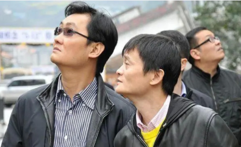 凯淳股份董事徐磊减持3.5万股，减持金额124.32万元