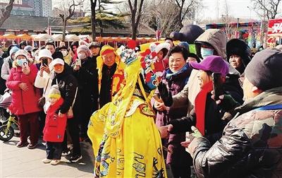 “不停工、不停产”，这家企业初一到初五累计在岗1.43万人，产值超4亿元！“最爱发钱老板”旗下公司今天也开工，客户已排起长队