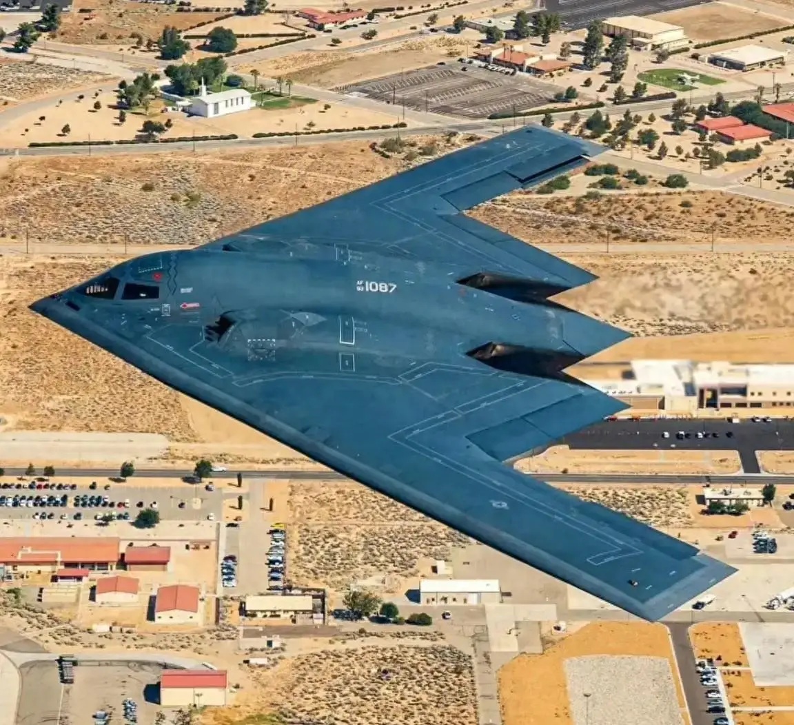 特朗普：伊朗正研制能打到美国的导弹，未收到伊“永不拥核”承诺