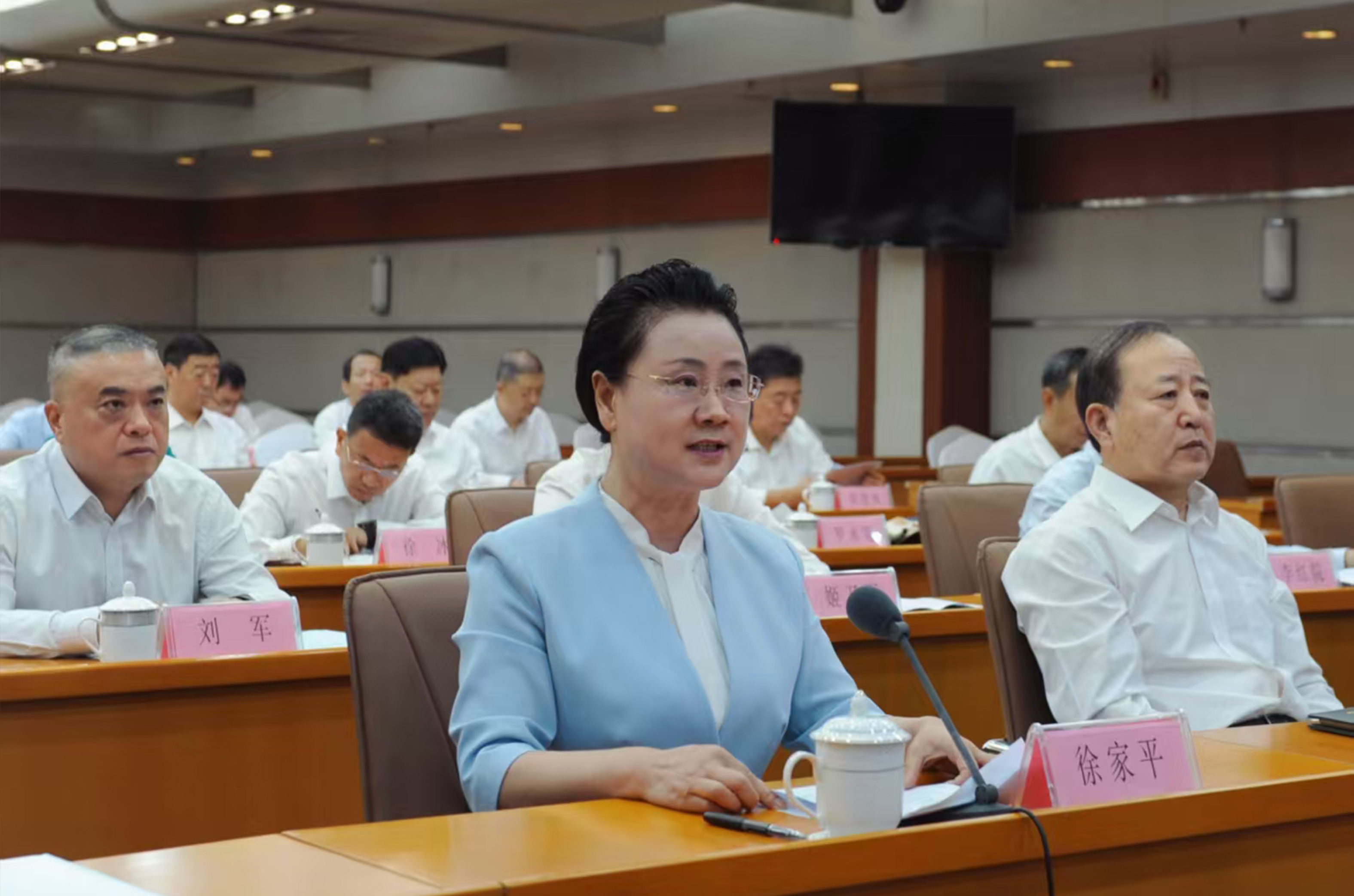 两会｜专访全国政协委员、北京市第四中级人民法院副院长李迎新：进一步规范完善网络平台自我治理能力