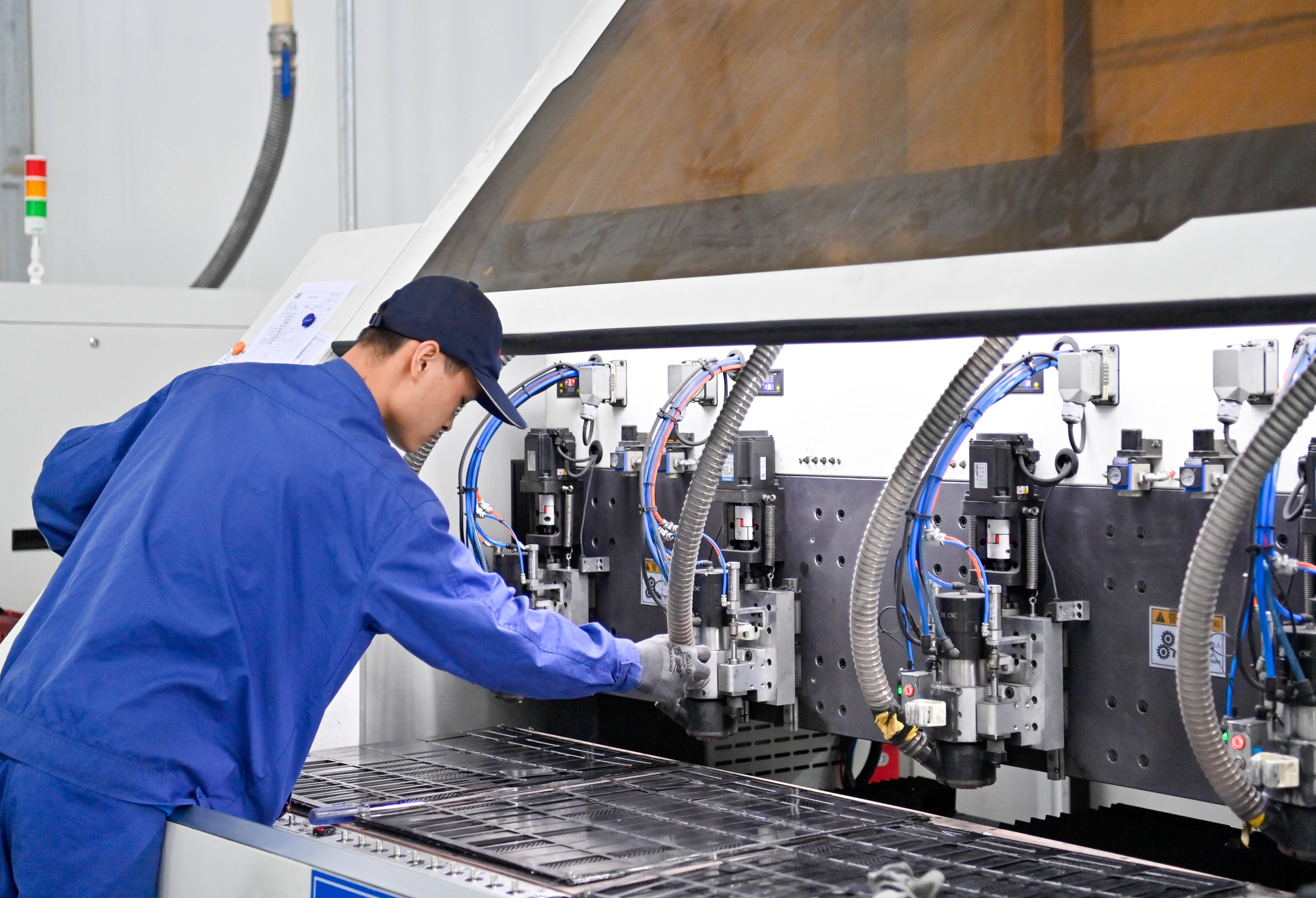 3月12日吉林化纤涨停：粘胶短纤，碳纤维，风电概念热股