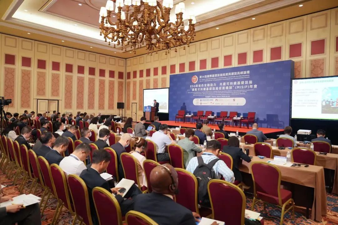 银行与互联网大厂争夺AI“人才后浪”；薛继豪已出任泰康人寿党委书记 | 金融早参