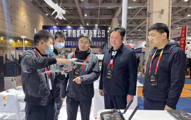 AI医疗概念推高股价，合富中国业绩陷入低谷，长单捆绑客户成效待考