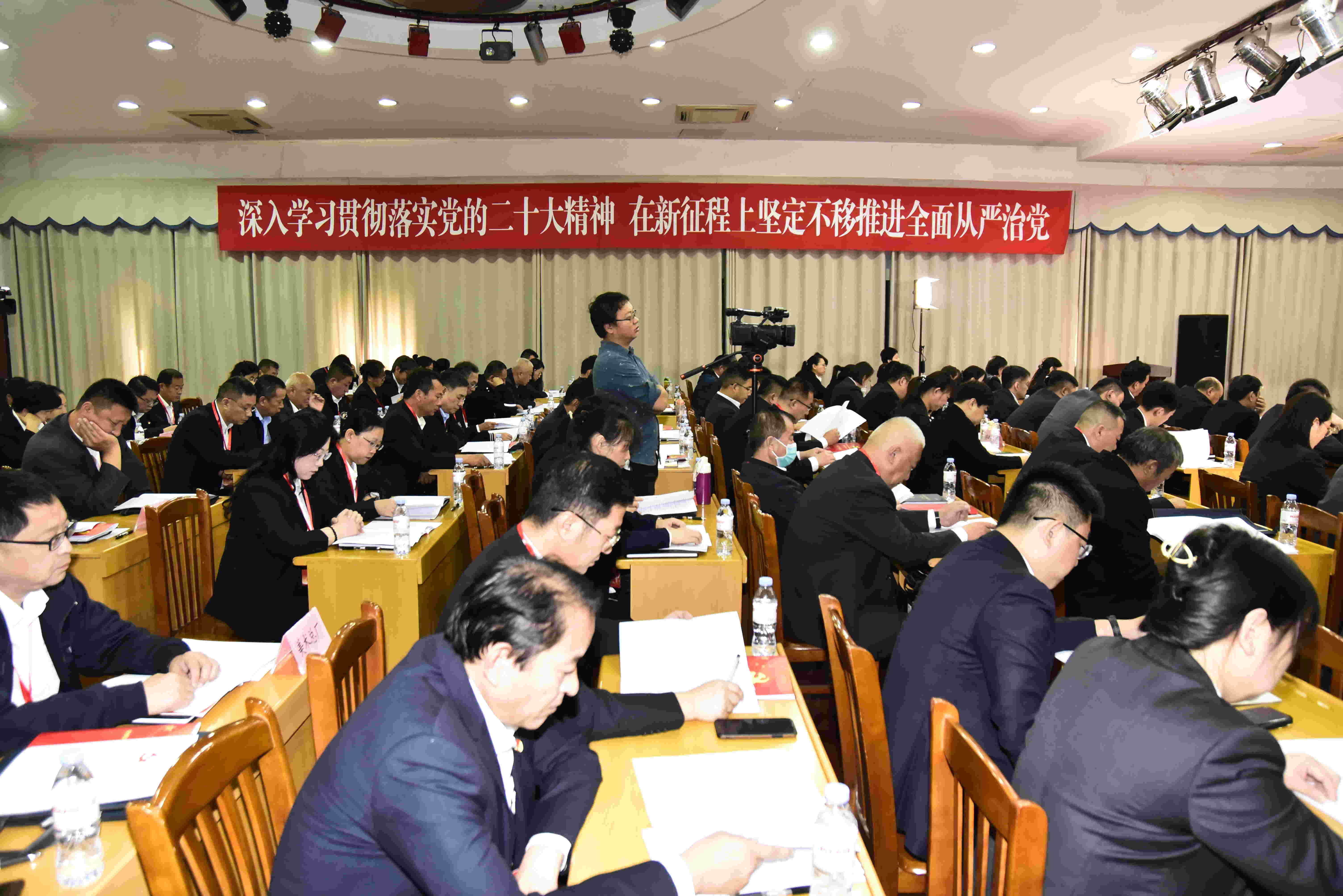 新乳业：3月19日召开董事会会议