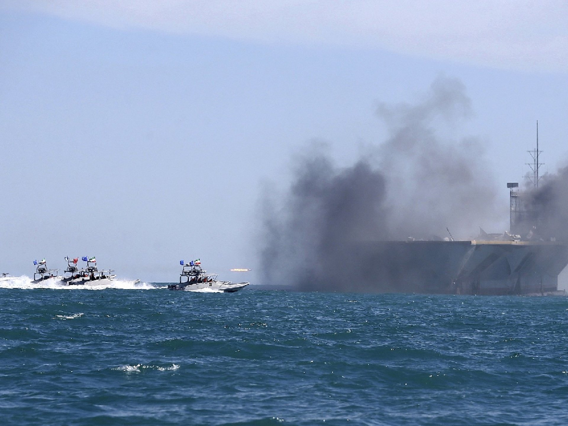 为什么有些船能在“封锁”期间穿越霍尔木兹海峡？