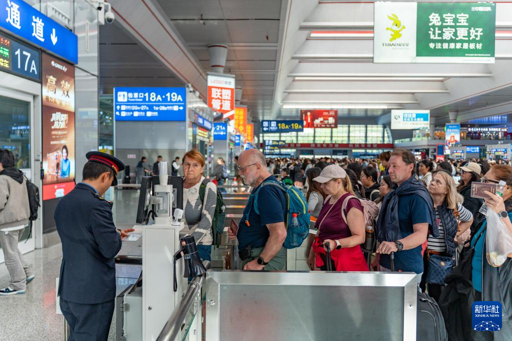 4月29日全国铁路预计发送旅客1390万人次