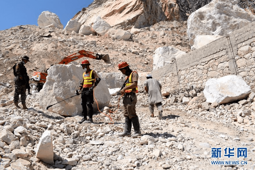 印度中央邦发生车祸已致12人死亡、23人受伤